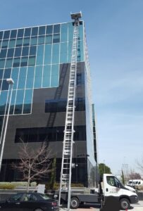 grua g en oficina